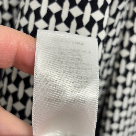 Talbots Popover Tunic Blouse Black White M Geometric - Picture 4 of 7